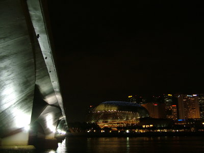 Esplanade Bridge Singapore.JPG