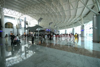 1603 10th April 07 New departures hall Sharjah Airport.JPG