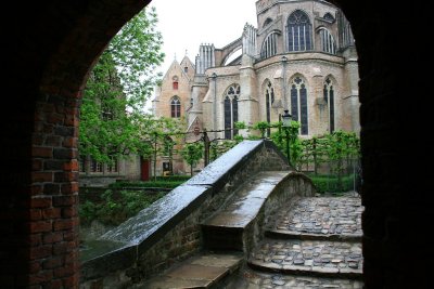 Bonifaciusbrug in de regen