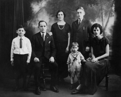 Strauss Family Portrait Philadelphia 1920's or 1930's