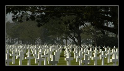 War Cemetery - Colleville 2