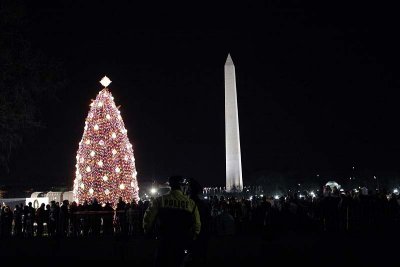 The monument & National Christmas Tree
