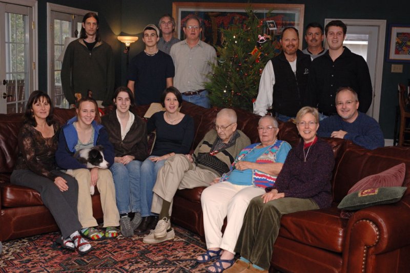 Pyle Fam Chr 06 .jpg