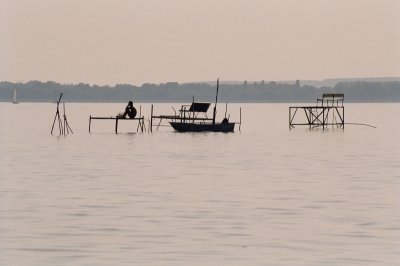 Magnyosan a stgen - Secluded on the jetty.jpg