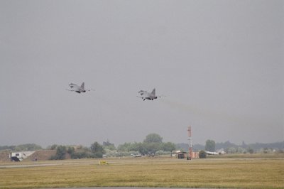 Gripenek felszllsa - Gripens taking off 02.jpg