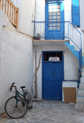 Doors and Bicycle - Chora