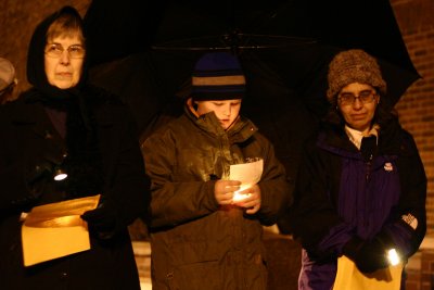 candlelight vigil to mourn all persons killed in Iraq