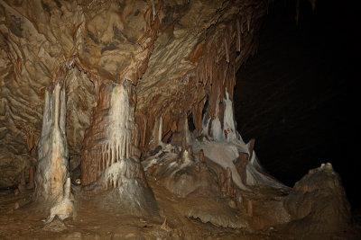 Stalactites and stalagmites_MG_8415-1.jpg