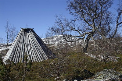 Sami tent Lavvo laponski otor-PICT0074-1.jpg