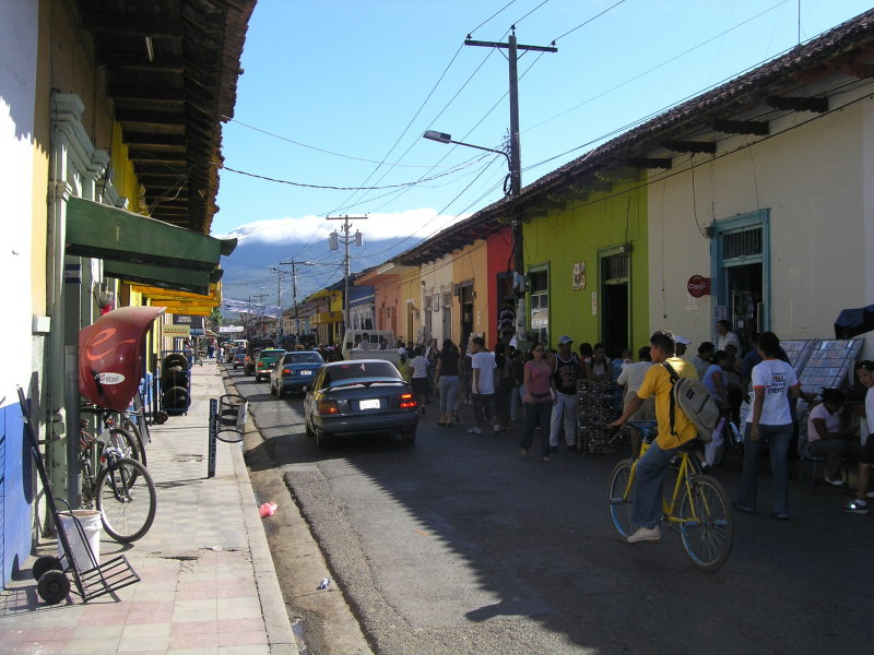 theres lots for sale on the shady side of Calle Altravesada