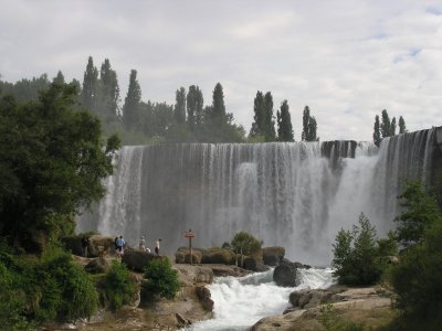 ...forming a waterfall known as Salto Del Laja