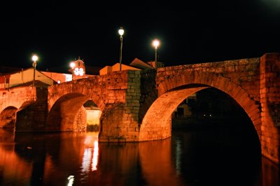 'the bridge at midnight trembles'...