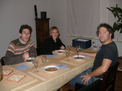 Aan de gastentafel met een Thais Tom Yum Hung soepje