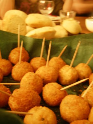 Vegan tapas Febr 07 en platte korianderbroodjes
