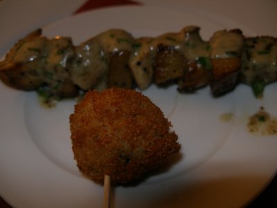 Vegan tapas Febr 07 seitansateekes en kroketetjes