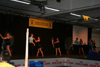 Salsa and present time