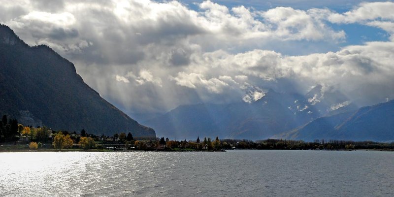 Rays over Lac Leman