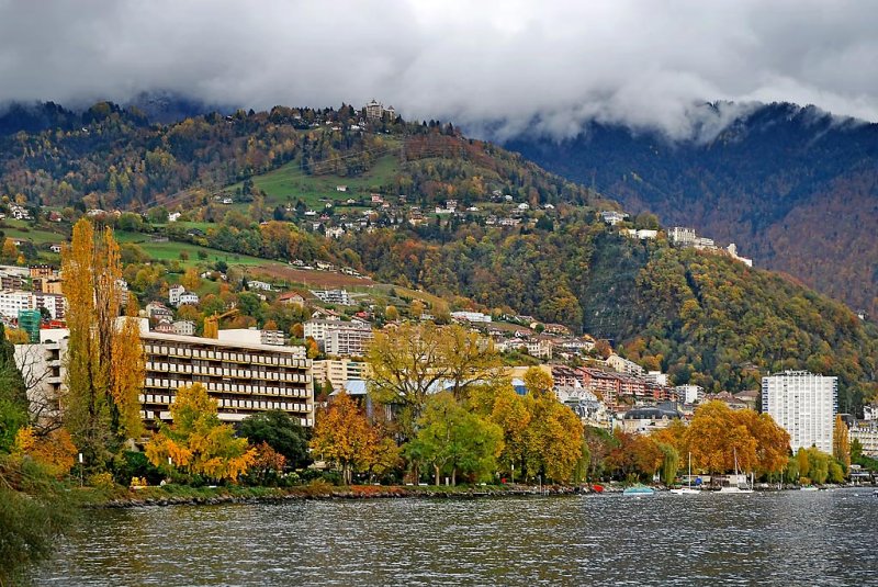 The golden fringe, Montreux