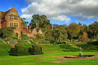 Fountain and house, Knightshayes (D80)