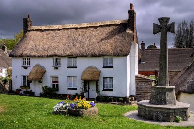 Cross and cottages, Lustleigh