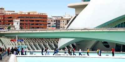 People crossing, Valencia
