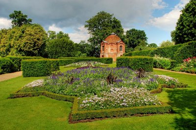 The Vyne ~ flower beds