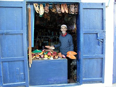 030 Rabat - Shoe shop, Oudaya kasbah.JPG