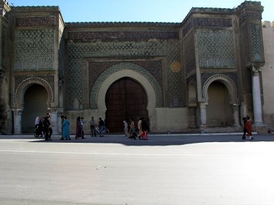 025 Meknes - old city wall gate.JPG