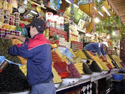 032 Meknes bazaar display.JPG