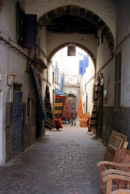 002 Essaouira  - Alley.JPG