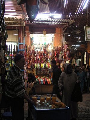112 Marrakech - Shoes & oranges.JPG
