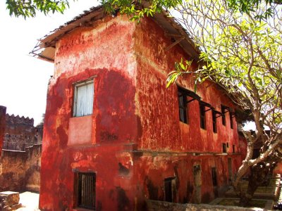 La maison rouge.