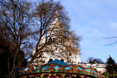 Le mange et le Sacr Coeur.