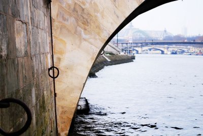 Sur les quais de la Seine.