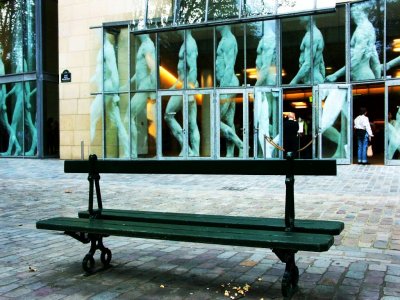 Le banc de la cinmathque.Paris.