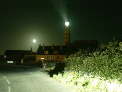 La pleine lune sur St Mathieu.