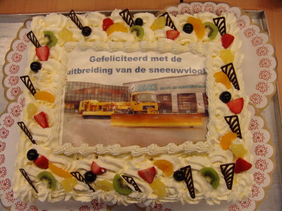 Februari 2007 aflevering  van 2 nieuwe sneeuwbezems op Schiphol,