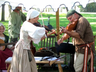 Dueling fiddlers