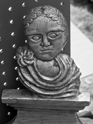 1graveface.jpg