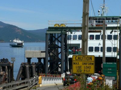 FERRY TRANSFER AT LOPEZ ISLAND