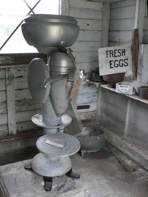 DOES ANYONE UNDER 60 KNOW WHAT THIS IS?