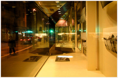 Window-exhibit
