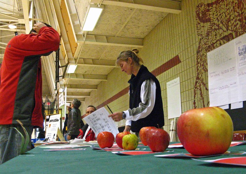  Stacy Mans Apple Contest At Gathering