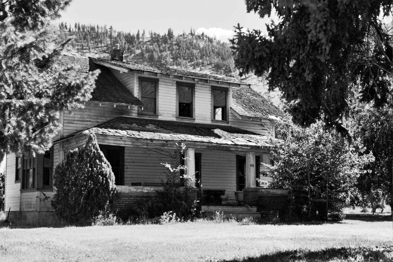 Abandoned Old House  Up The Enitat Valley