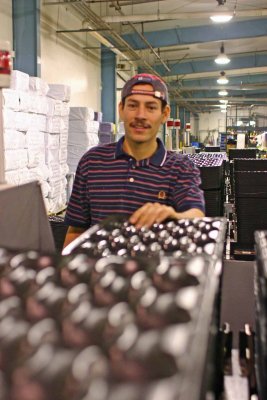  Worker Ready With Packing For Boxes