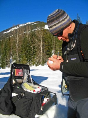  Ty Johnson ( Quest Vet) Writings Out A Prescripion For Mushers Dog