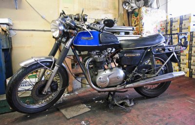 Triumph Bonneville 750