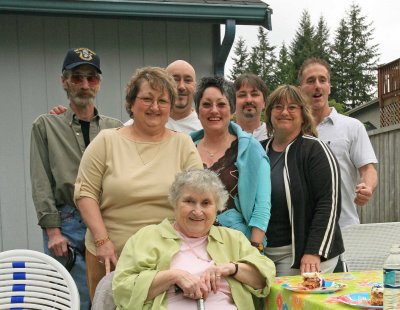  Aunt Eileen With 7 Of Her Children