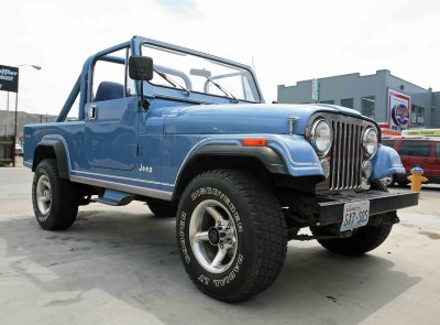   1984 Jeep Scrambler ( Cross Between Jeep Wrangler And Pick Up Truck)