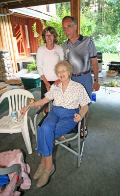 Gary And Wife Eileen With Grandma  J 